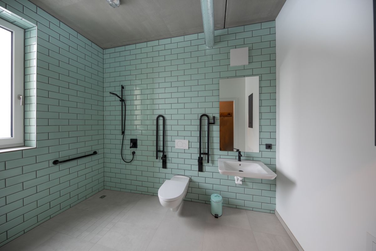 32 Rollstuhlgerechtes Apartment comfort Badbeispiel.jpg